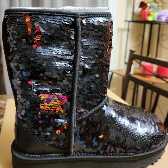 SALE! UGG Classic Short Sequin Boots - Picture 4 of 14
